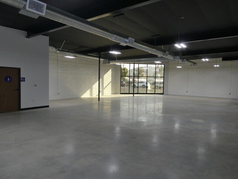 More Photos Of 6000 San Fernando Rd, Glendale Warehouse For Lease