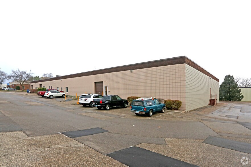 More Photos Of 11972-11980 Riverwood Dr, Burnsville Warehouse For Lease