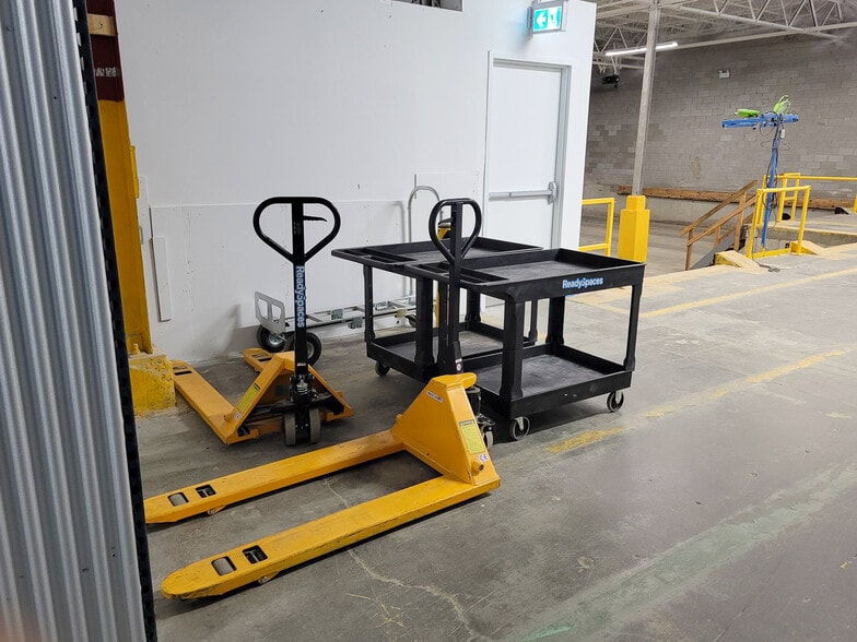 More Photos Of 724 Caledonia Rd, Toronto Warehouse For Lease