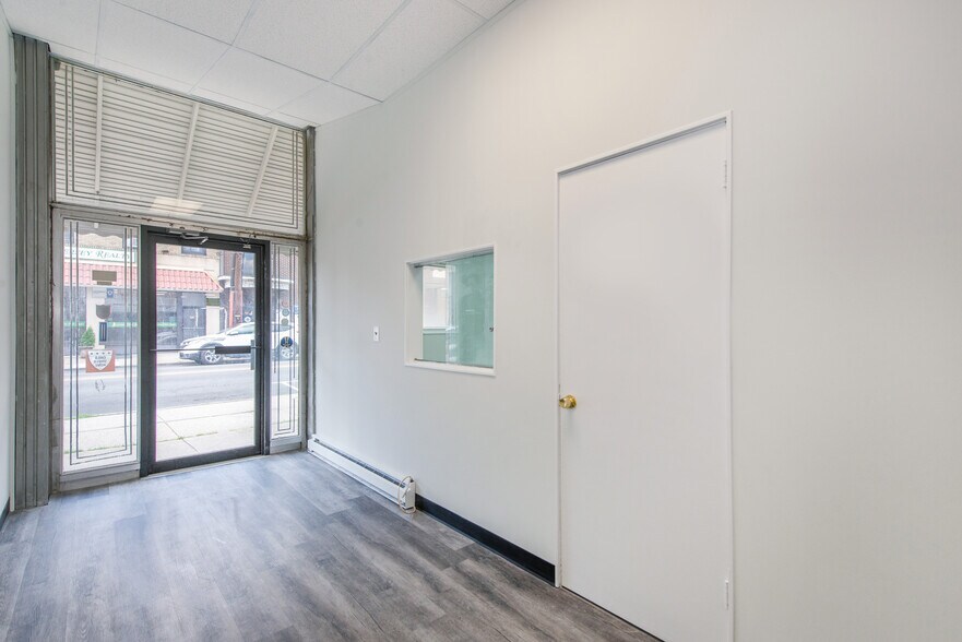 More Photos Of 288 Stuyvesant Ave, Lyndhurst General Retail For Lease