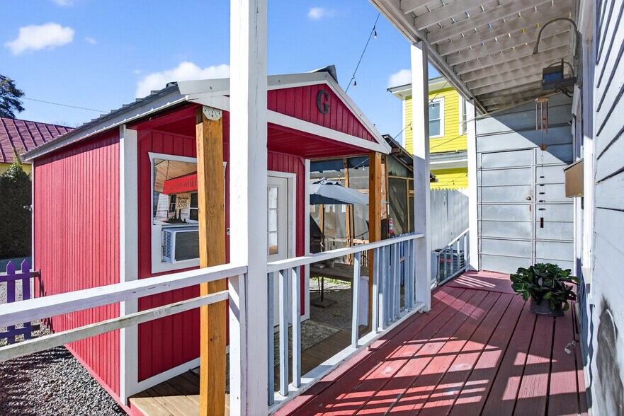 More Photos Of 11 E 41st St, Savannah Storefront Retail Residential For Sale