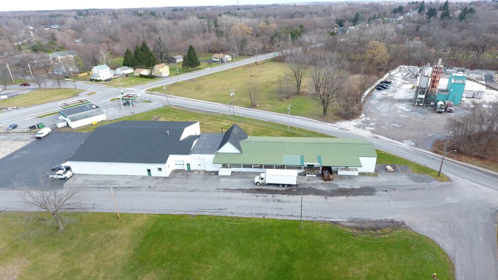 More Photos Of 104 Lenox Ave, Oneida Freestanding For Sale