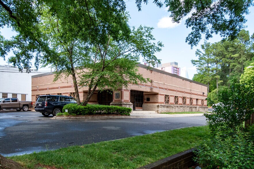 Primary Photo Of 315 Rensselaer Ave, Charlotte Office For Sale