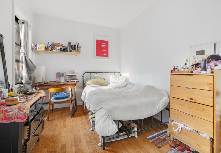 More Photos Of 115-117 Ludlow St, New York Apartments For Sale