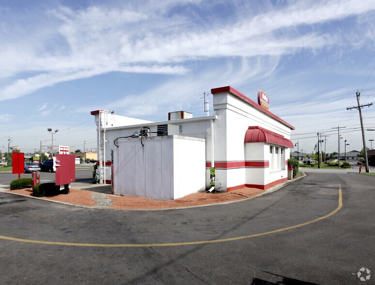 More Photos Of 1939 Stringtown Rd, Grove City Fast Food For Lease
