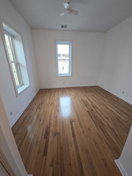 More Photos Of 129 11th St, Brooklyn Manufacturing For Lease