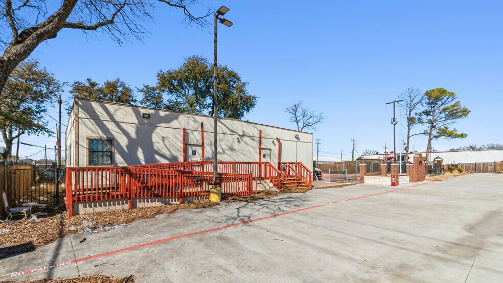 More Photos Of 1019 Perry St, Irving Land For Sale