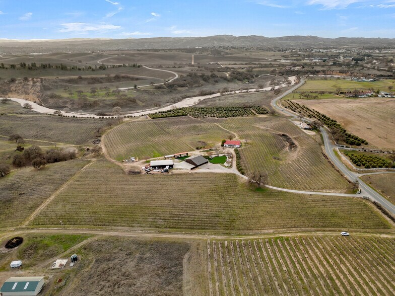 More Photos Of 4295 Union Rd, Paso Robles Winery Vineyard For Sale