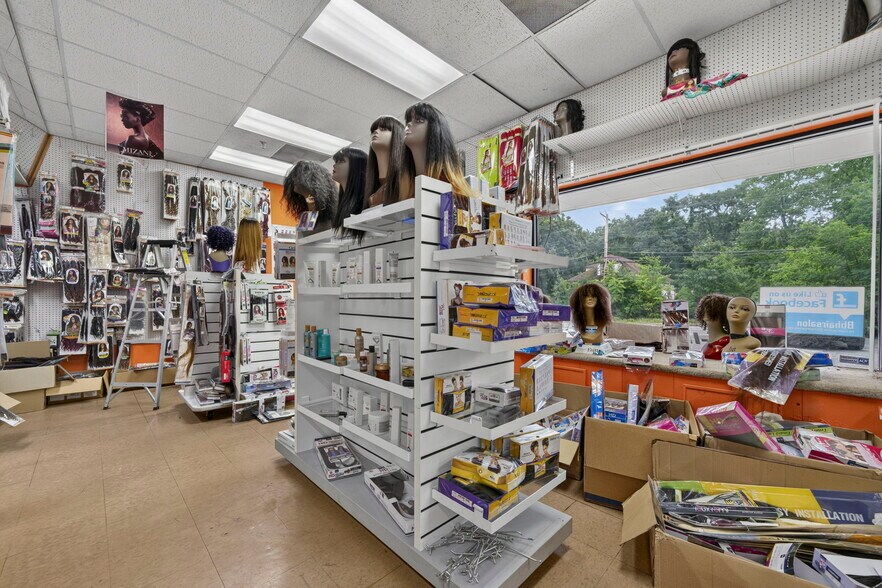 More Photos Of 131 Boston Rd, North Billerica General Retail For Sale