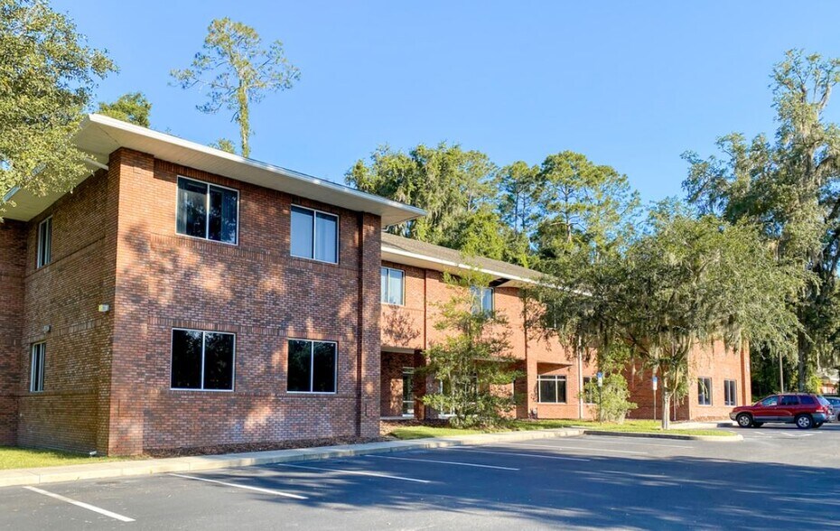 More Photos Of 100 NW 76th Dr, Gainesville Medical For Lease