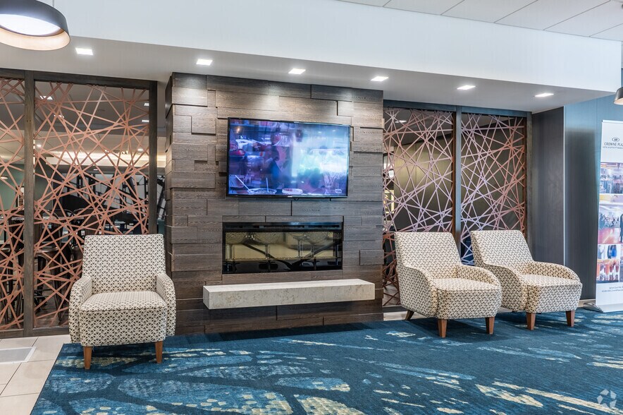 More Photos Of 164 Fort Couch Rd, Pittsburgh Hotel For Sale