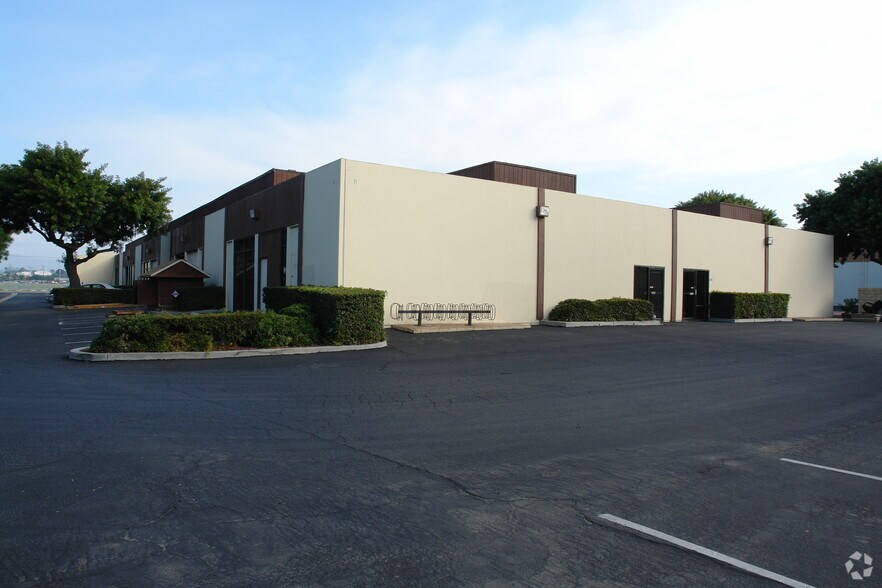 More Photos Of 4820 Adohr Ln, Camarillo Warehouse For Lease