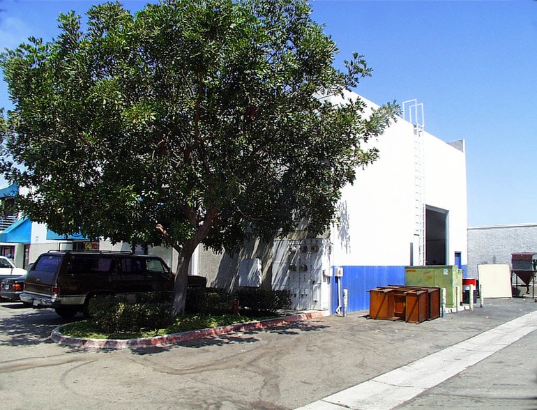 More Photos Of 1560 Superior Ave, Costa Mesa Light Manufacturing For Lease