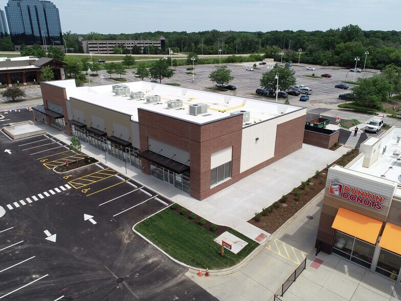 Primary Photo Of 751 N Milwaukee Ave, Wheeling Freestanding For Lease