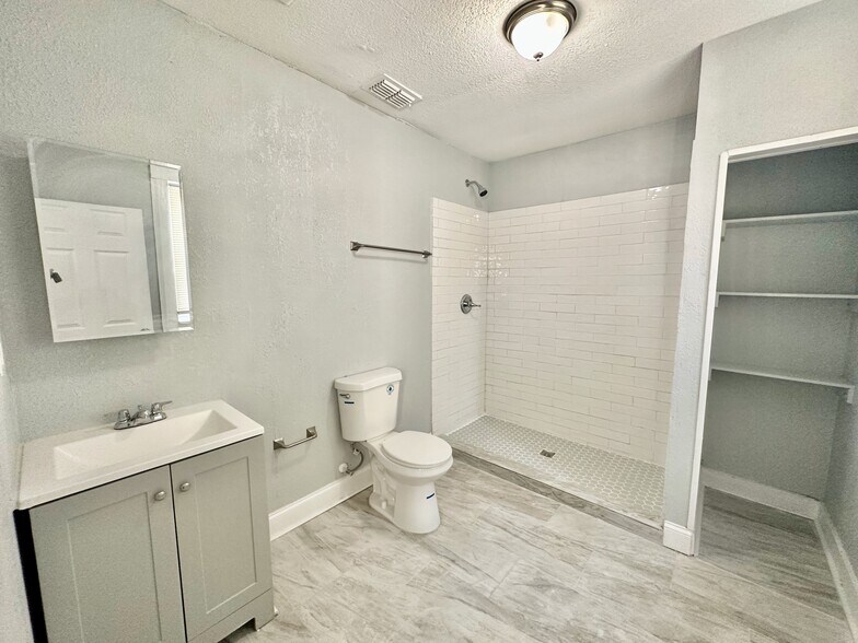 More Photos Of 619 Linwood Ave, Jacksonville Specialty For Sale