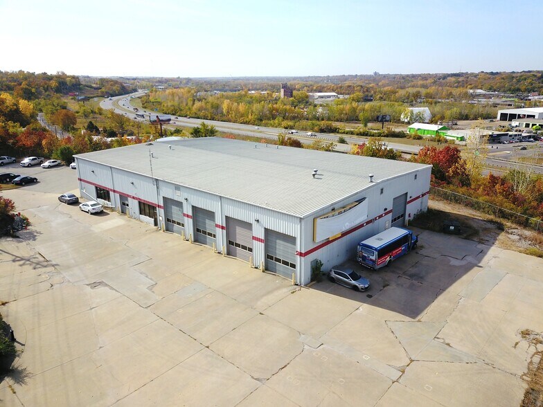 More Photos Of 8400 E Truman Rd, Kansas City Manufacturing For Sale