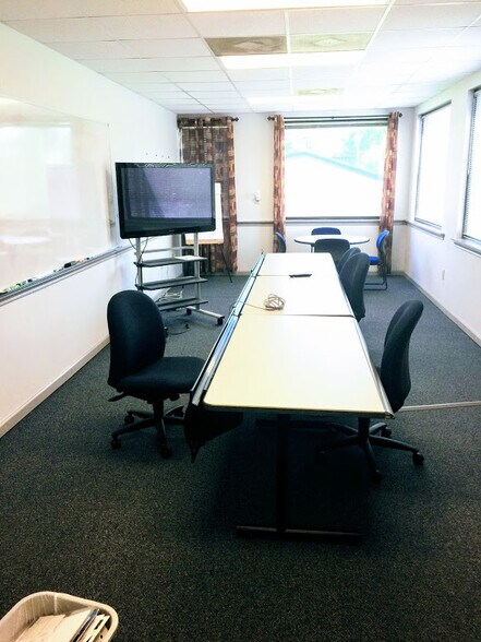 More Photos Of 1802 Williamson Ct, Brentwood Office For Lease