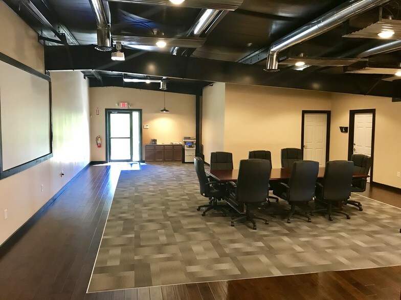 More Photos Of 230 Industrial Park Rd, Baldwin Warehouse For Sale