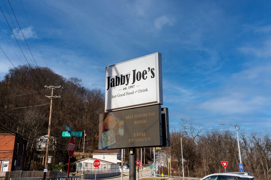 More Photos Of 1562 Island Ave, McKees Rocks Restaurant For Sale