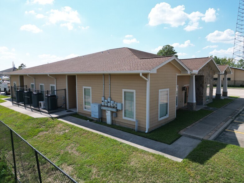 More Photos Of 4 Bayoubrandt Dr, Beaumont Medical For Sale