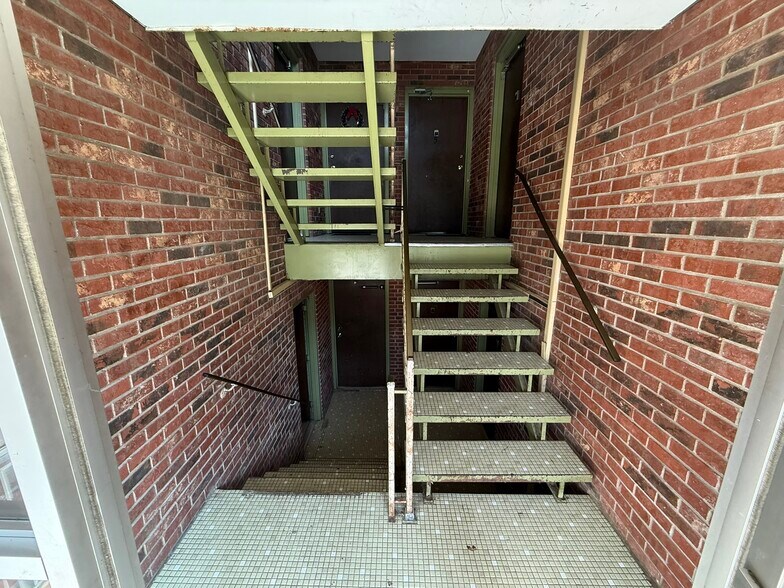 More Photos Of 944 Seton Ave, Cincinnati Apartments For Sale