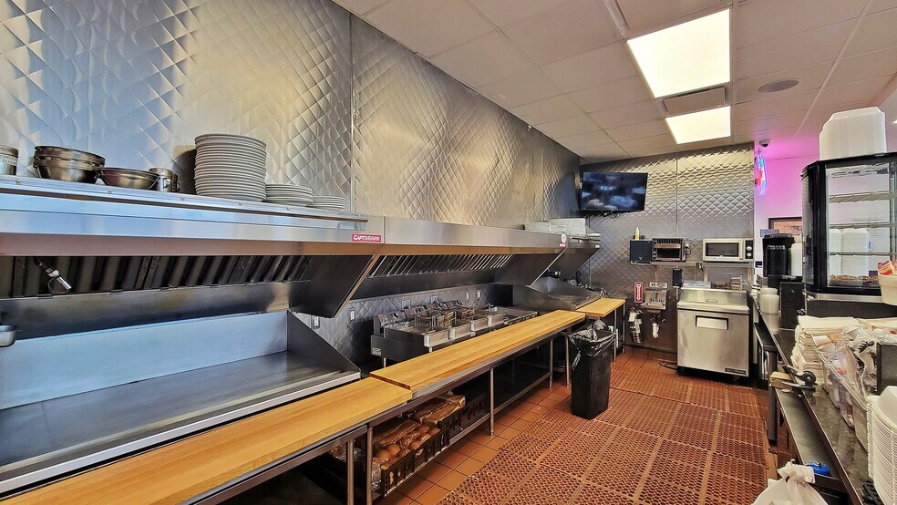 More Photos Of 5050 Langston Blvd, Arlington Restaurant For Sale