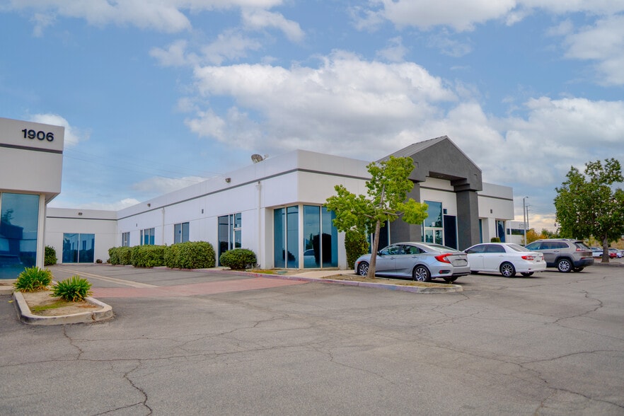 More Photos Of 1902 Orange Tree Ln, Redlands Unknown For Lease