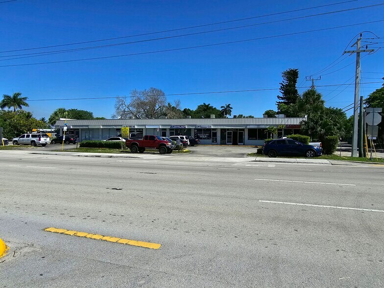 More Photos Of 3325 Griffin Rd, Fort Lauderdale Freestanding For Lease