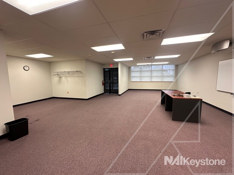 More Photos Of 2433 Morgantown Rd, Reading Office For Lease