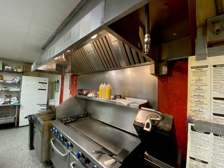 More Photos Of 340 W Northland Ave, Grand Chute Restaurant For Sale