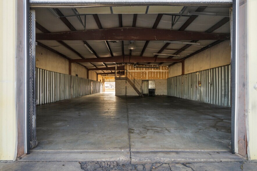 More Photos Of 12 S 111th Ave, Tulsa Service For Lease