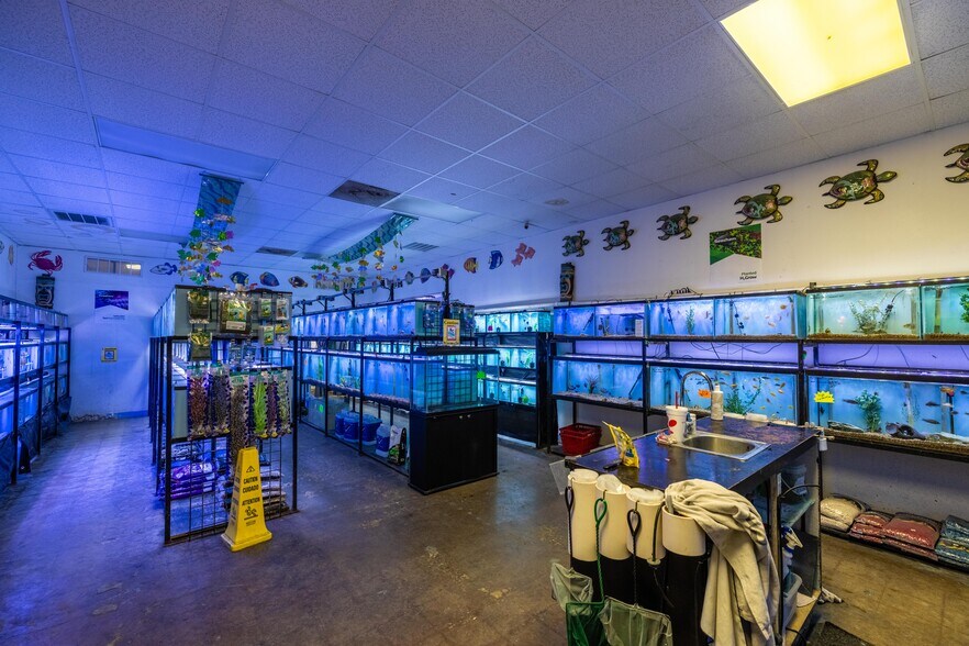 More Photos Of 200 N Main St, Duncanville Storefront Retail Office For Sale