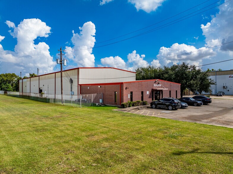 Primary Photo Of 1109 Howard St, Deer Park Manufacturing For Lease