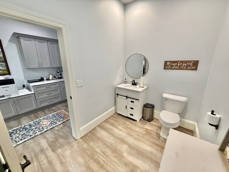 More Photos Of 204 Griffin Park Dr, Birmingham Office For Sale