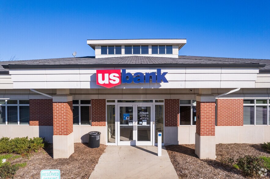 More Photos Of 702-750 S Randall Rd, Algonquin Unknown For Lease