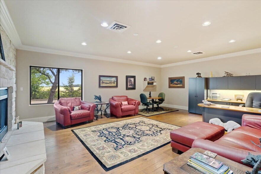 More Photos Of 350 Nails Crossing Rd, Caddo Warehouse For Sale