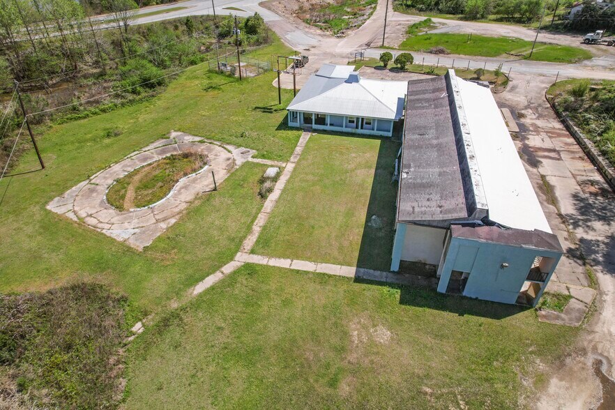 More Photos Of 1010 N Eufaula Ave, Eufaula Hotel For Sale