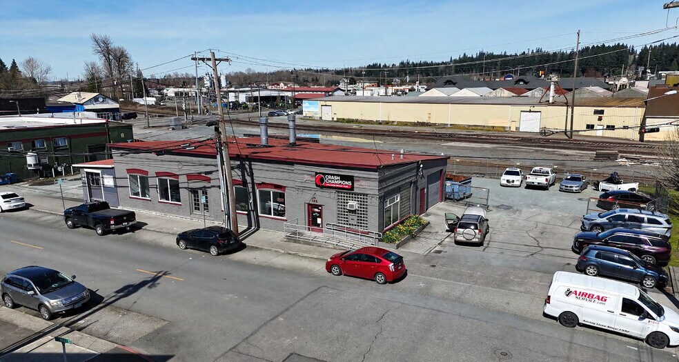 More Photos Of 135 E Hill St, Monroe Auto Repair For Sale