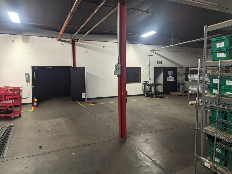 More Photos Of 3019 Vail Ave, Commerce Manufacturing For Sale