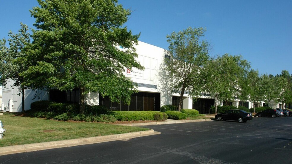 Primary Photo Of 5651 Old Dixie Hwy, Forest Park Light Distribution For Lease