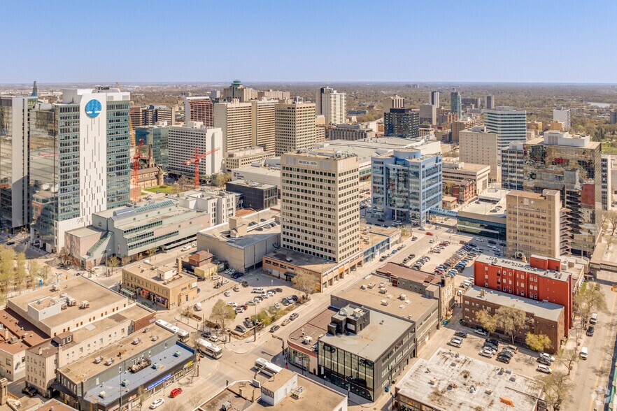 More Photos Of 233 Kennedy St, Winnipeg Apartments For Lease