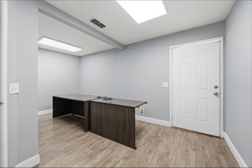 More Photos Of 1660 N Newcomb St, Porterville Coworking Space