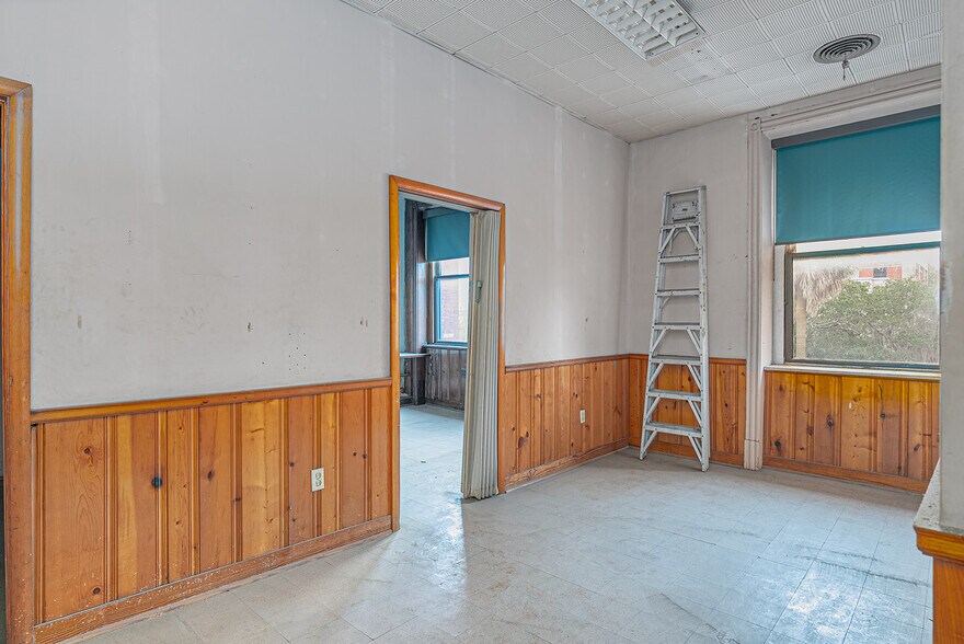 More Photos Of 100 E Bay St, Savannah Lodge Meeting Hall For Sale