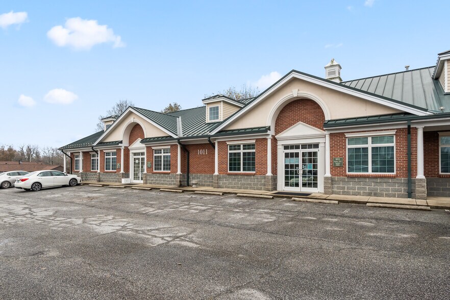 More Photos Of 1011 Lindsay St, High Point Medical For Sale