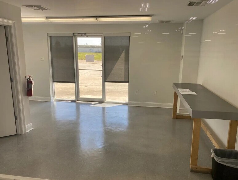 More Photos Of 37294 Commerce Ln, Prairieville Manufacturing For Lease