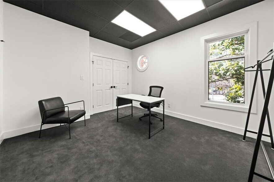 More Photos Of 6111 Peachtree Dunwoody Rd NE, Atlanta Medical For Sale