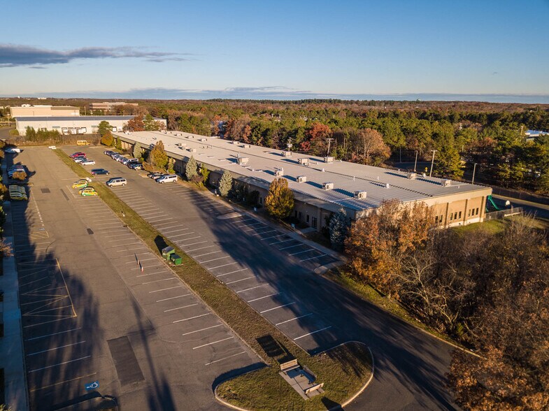 More Photos Of 150 Oberlin Ave N, Lakewood Warehouse For Lease