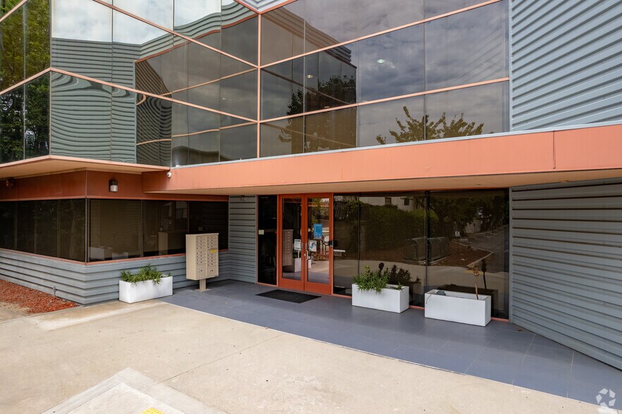 More Photos Of 320 N Halstead St, Pasadena Office For Lease