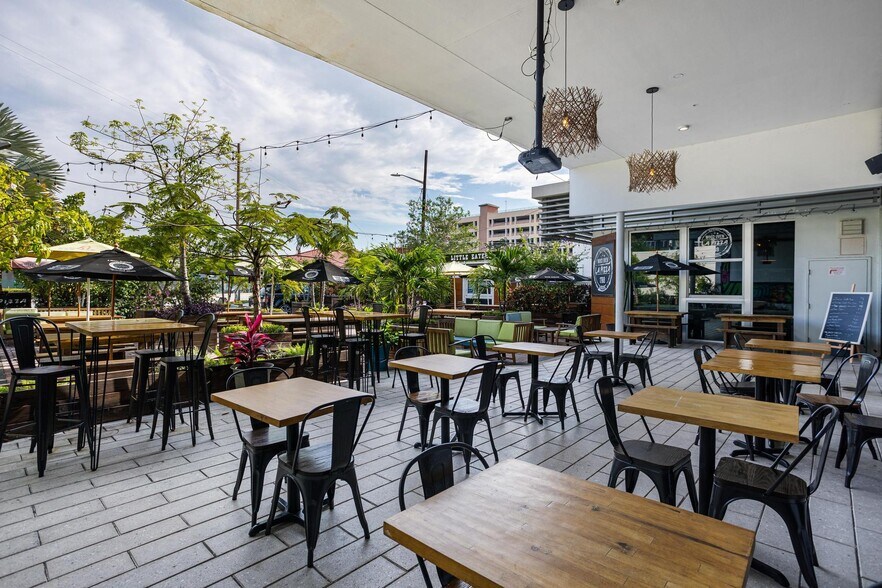 More Photos Of 5840 SW 71st St, South Miami Restaurant For Sale