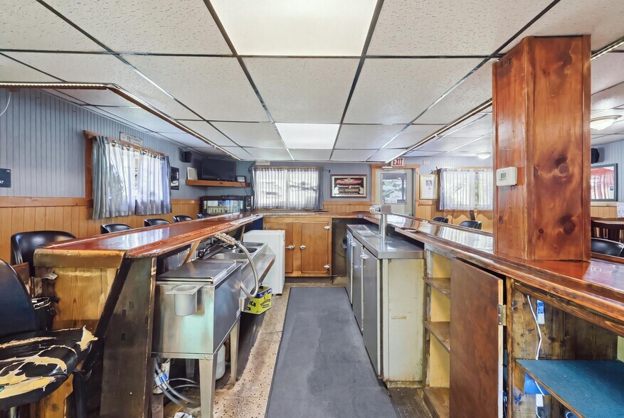 More Photos Of 225 Owego Turnpike, Waymart Specialty For Sale